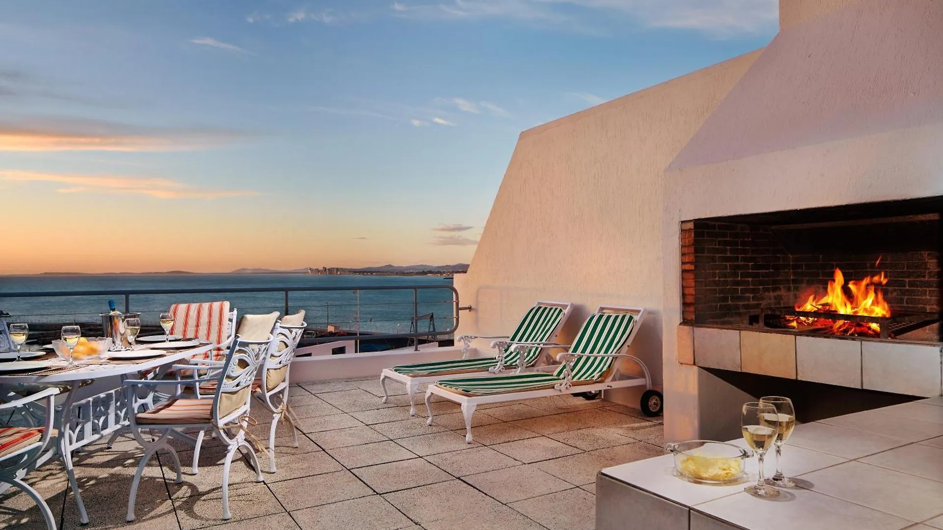 First Group Cape Gordonia Apartment