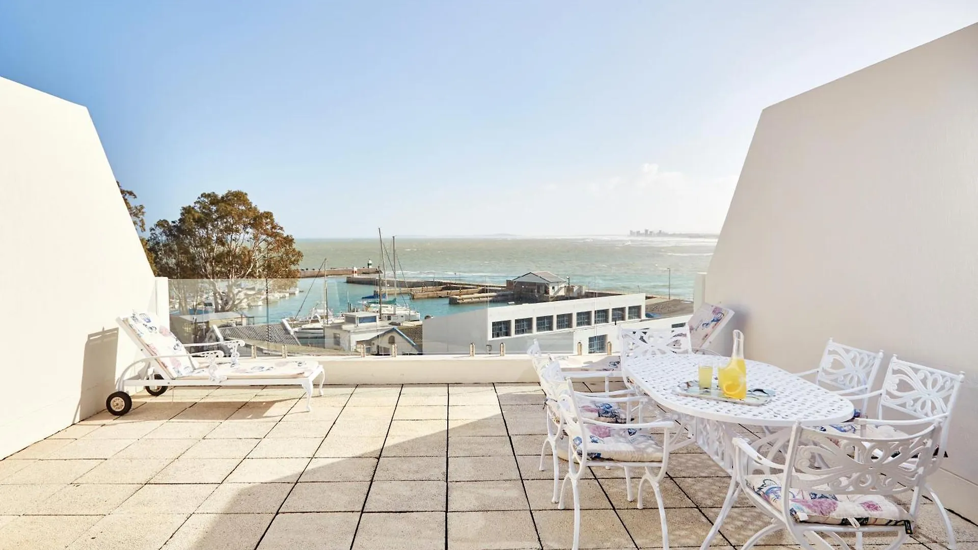 First Group Cape Gordonia Apartment