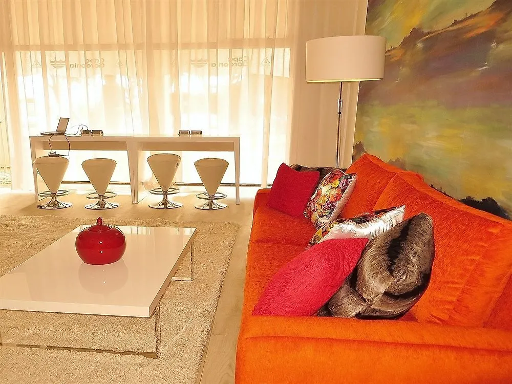 First Group Cape Gordonia Apartment