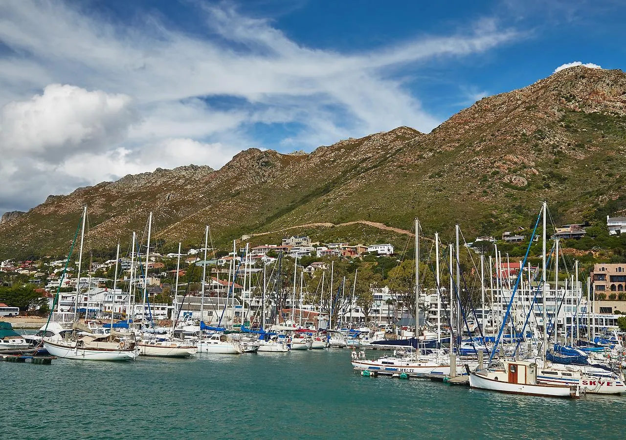 First Group Cape Gordonia 0*, Gordons Bay